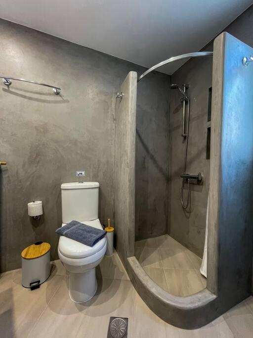 Just Live Apartment Triovasalos ภายนอก รูปภาพ
