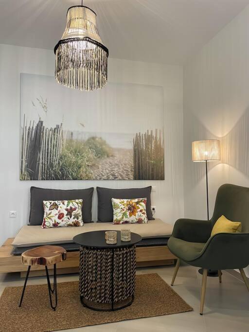 Just Live Apartment Triovasalos ภายนอก รูปภาพ
